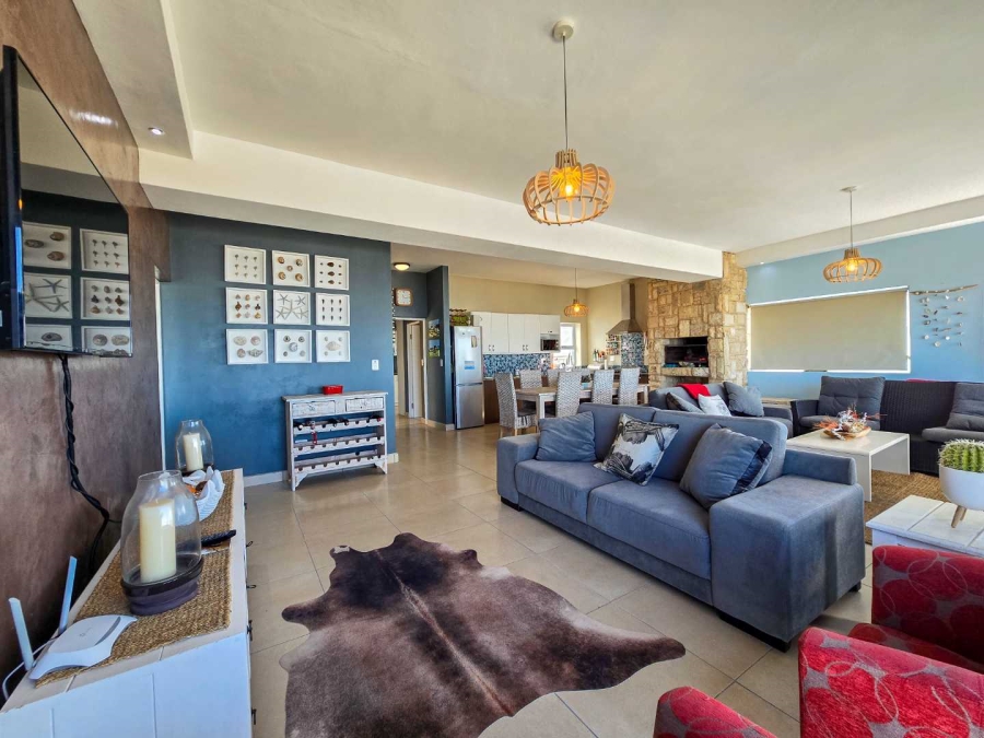 6 Bedroom Property for Sale in Stilbaai Oos Western Cape